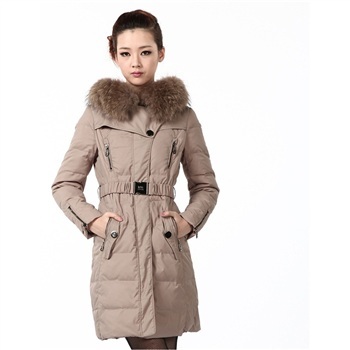波司登冰洁2011新款女式中长款羽绒服BG11190 经典时尚，温暖随行