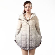 冬日温暖童话 波司登女款中长款羽绒服打造俏皮摩登Look